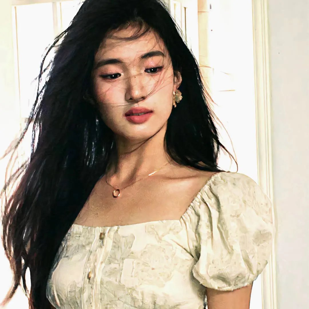 屋顶上的少女